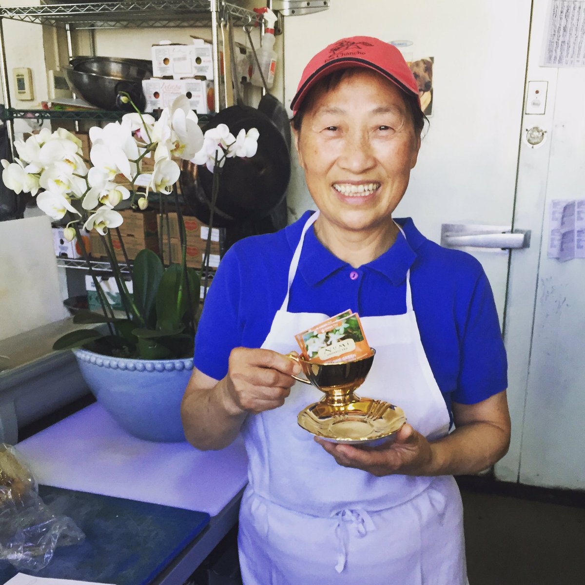 PanChancho's tweet photo. Happy Retirement June! Many great years, thank you! #goldenteacup #sandwichmaster https://t.co/IP1420sIg9