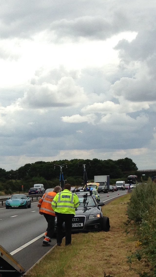 No punctures yesterday on <a href="/RideLondon/">Ford RideLondon</a> -different story on A1 today. Thanks <a href="/GreenFlagUK/">Green Flag</a> for quick rescue. Bikes ok!