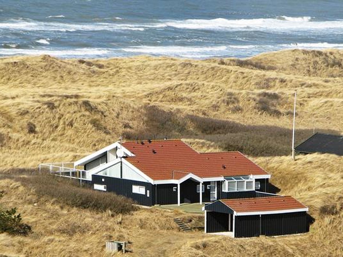 InterhomeBE's tweet photo. Boek een last-minute accommodatie bij #Interhome. Kijk 8 dagen voor vertrek op https://t.co/w5ANMSLCdn https://t.co/UUCGxvcsMP