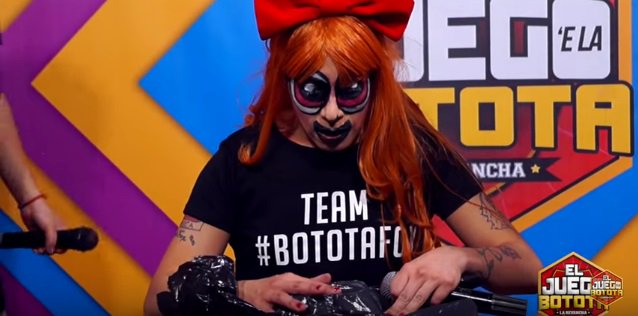 FansFersbrown's tweet photo. Lo que tuvo que hacer @BototaFox volvió loca a @Fersbrown 😱😂 si aún no lo han visto entren YA al canal #juegobotota💕 https://t.co/nKFy4QO4na