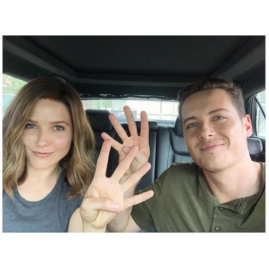 NBCChicagoPD's tweet photo. RETWEET if you can't wait for #ChicagoPD Season 4! https://t.co/cRMQ6tj9gs https://t.co/j6lZdTqse9