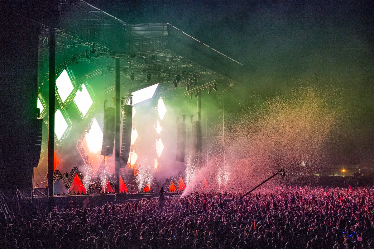 VELDFest's tweet photo. What a weekend. Thanks to all who came and celebrated our 5th year with us! #VELD2016 🙌 ✨ https://t.co/j56znRIlWe