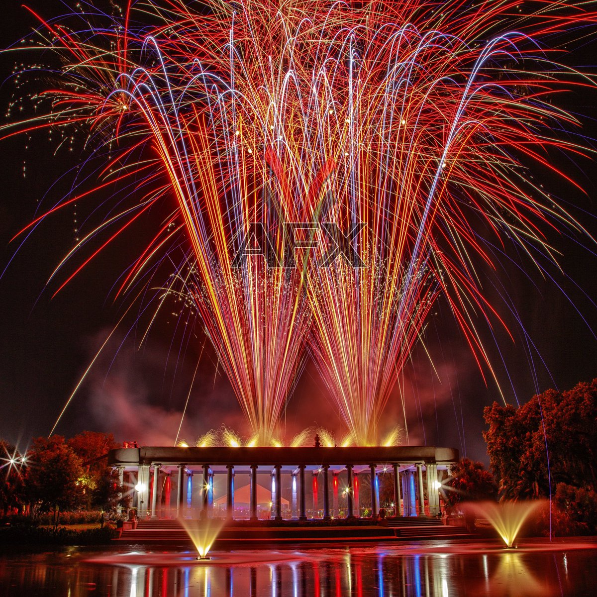 AFXPROLLC's tweet photo. Amazing photos from one of our recent shows #fireworks #celebration #july4th #pyrotechnics #weddings #afxpro #party https://t.co/HvaIpPnUqN