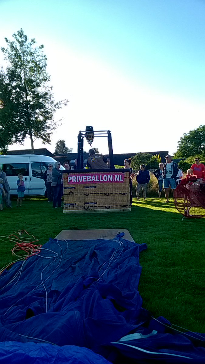 Vanavond gaan we weer ballonvaren vanuit Wezep. Ook een keer mee de lucht in? priveballon.nl