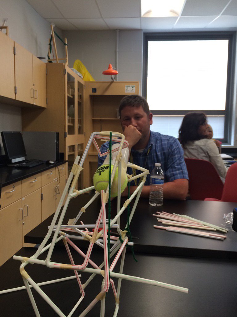 joanstidham's tweet photo. STEM challenge: 14" off the table! #TalawandaSTEM #highAIMS16 https://t.co/OynkHllIym