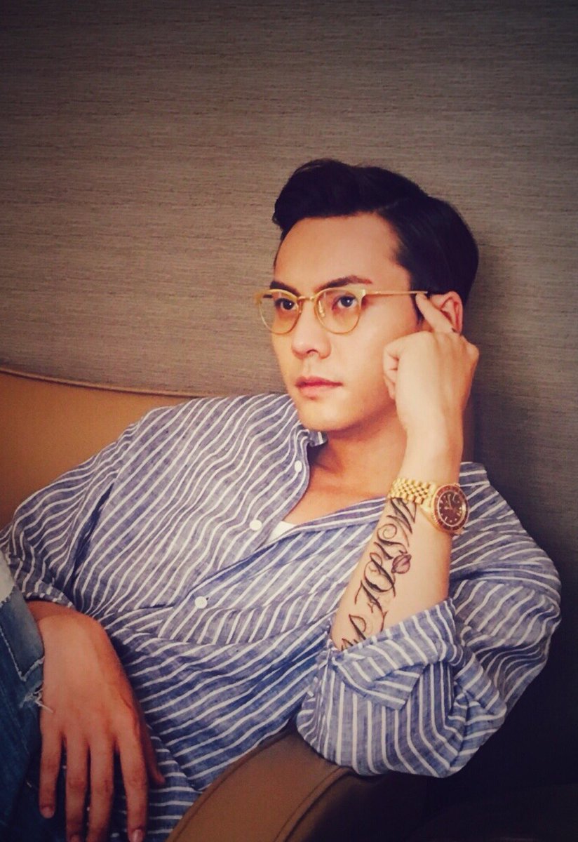 Smileytu09's tweet photo. Hello，陈等等，真的要为你生猴子啊！太帅了！！！！#陈伟霆 #william #张大佛爷 #老九门 https://t.co/cXzk3lSH5k