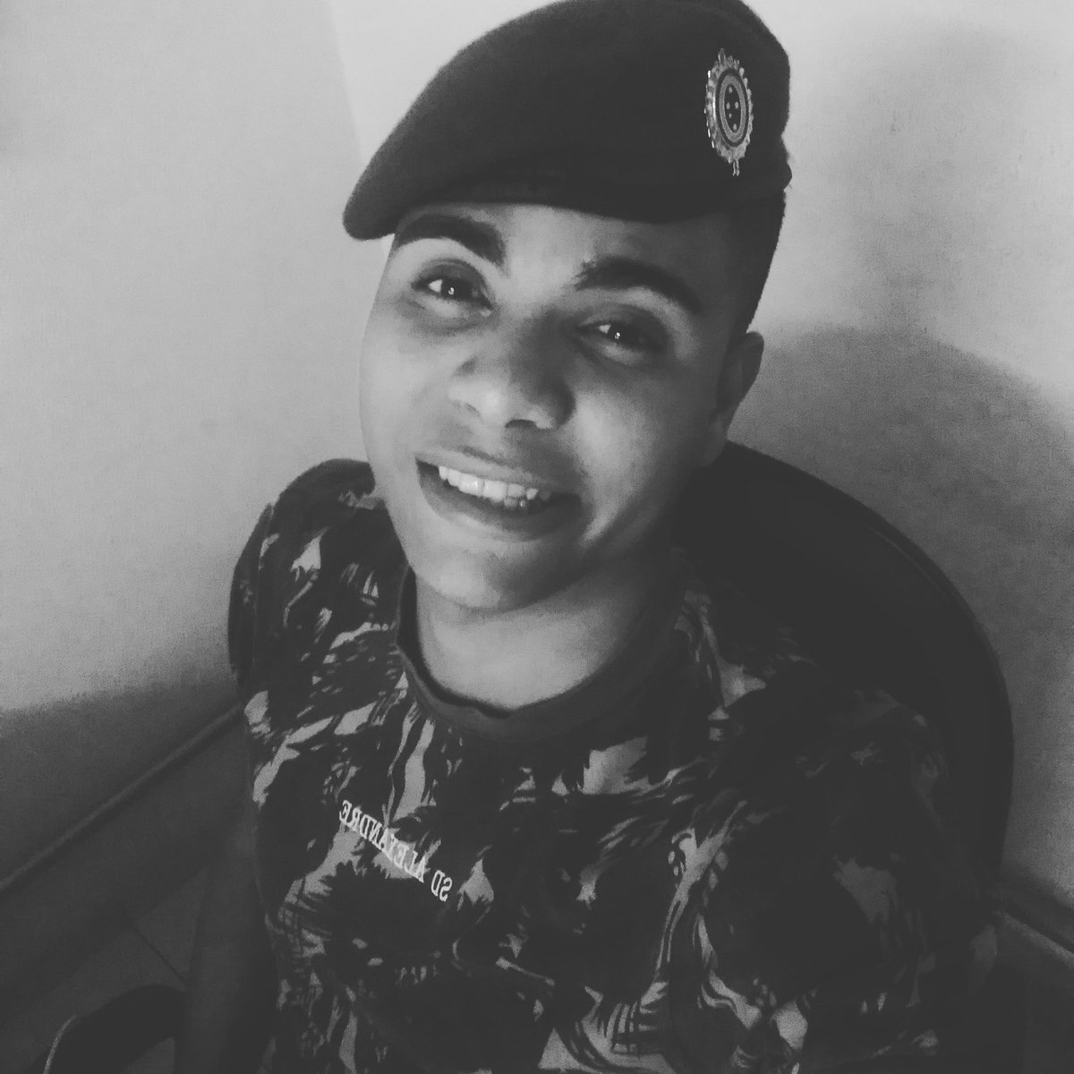 Alexcaralhu's tweet photo. 2 anos de #EB #Uno4 https://t.co/DilLRIlQQN