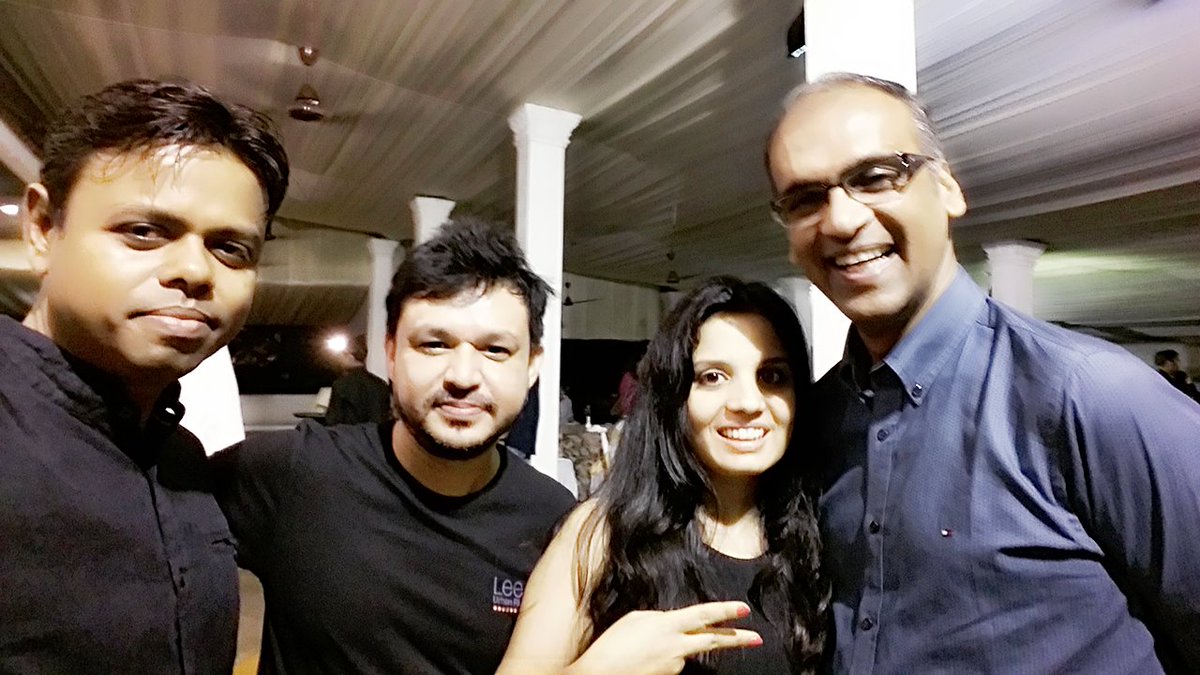 meerababli3's tweet photo. Felt awesome to meet the very well known nd charming Mr komal nahata .. .. Me and Babli and Kisna solo https://t.co/RmX1fXx33o