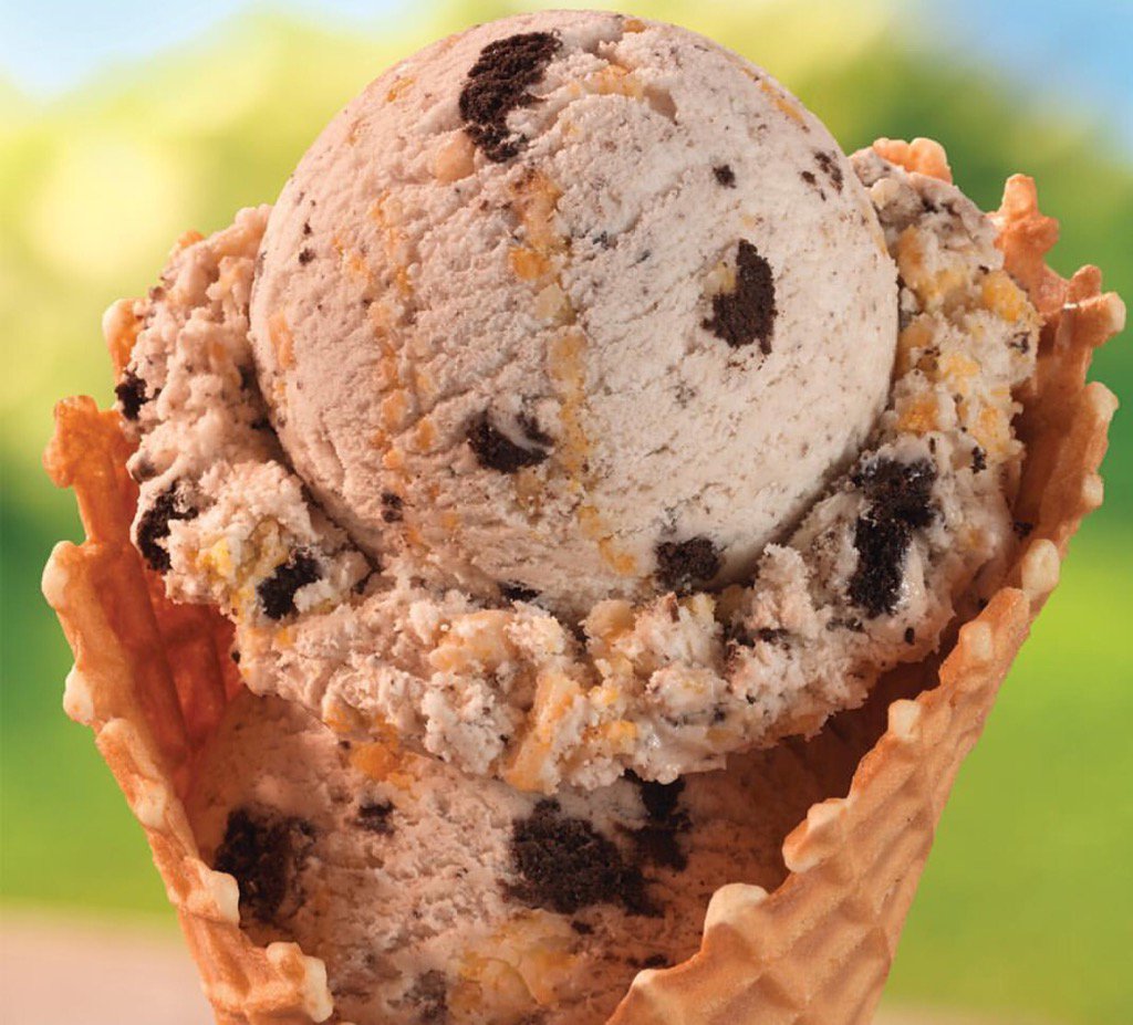 New baskinrobbins flavor oreo milk 'n cereal (cereal milk flavored