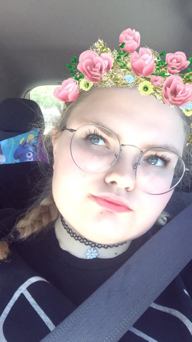 DroppingSilver's tweet photo. IT'S BECKI'S BIRTHDAY TODAY!!!! EVERYONE GIVE HER A BIG VIRTUAL HUG, YEAH? @peppibecki 🎉 https://t.co/7GffZ1TQN6