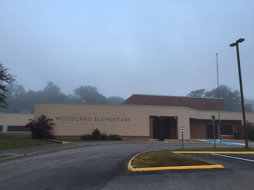 WoodlandHawks's tweet photo. It's a great day to have a great day! #BackToSchool #firstdayofschool #yayforkids https://t.co/uVpf5ZklGY
