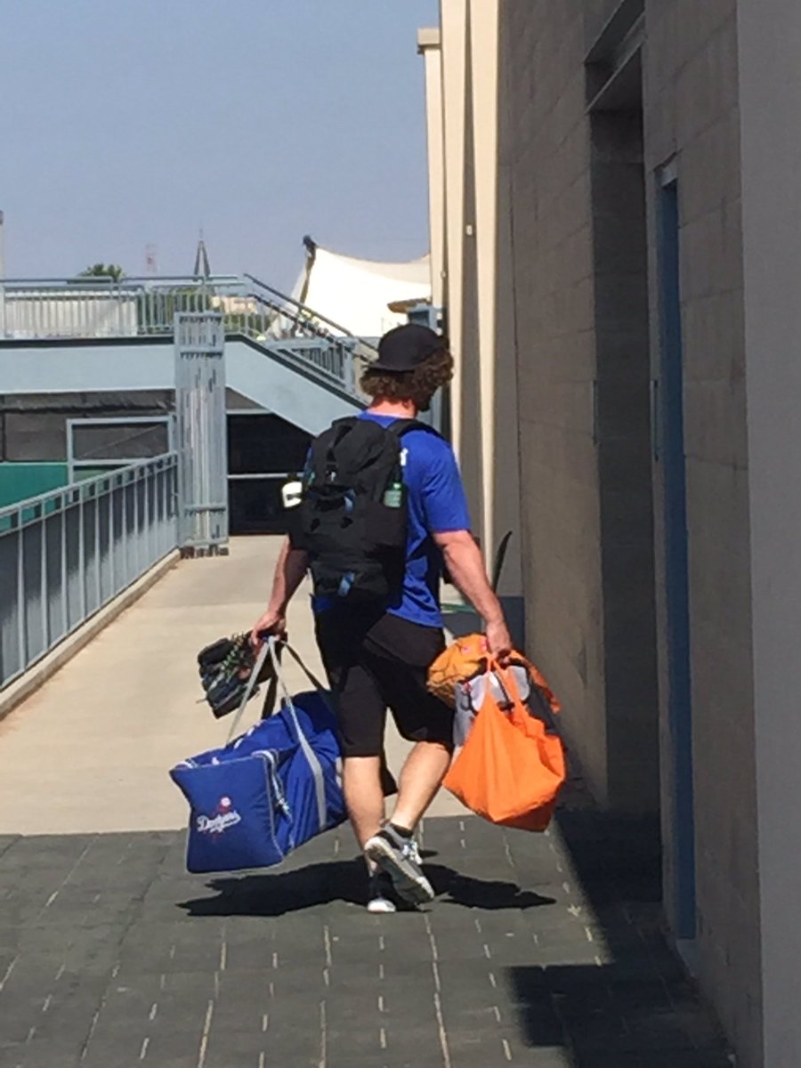 My bro <a href="/GHolmes_14/">Grant Holmes</a> heading to the other clubhouse.. Best of luck with <a href="/Athletics/">Athletics</a>, see you on the other side big kid!