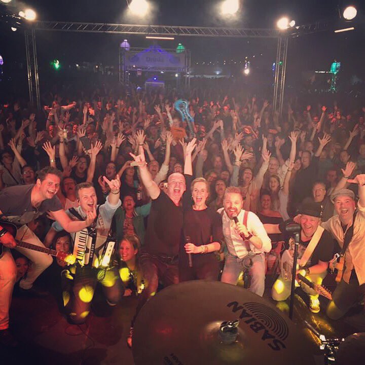 MillersIncmusic's tweet photo. Wat een feest was het op de @KTCH2016 ! Bedankt voor jullie enthousiasme! #helmond #kasteeltuinconcerten https://t.co/onbqImj7Dr