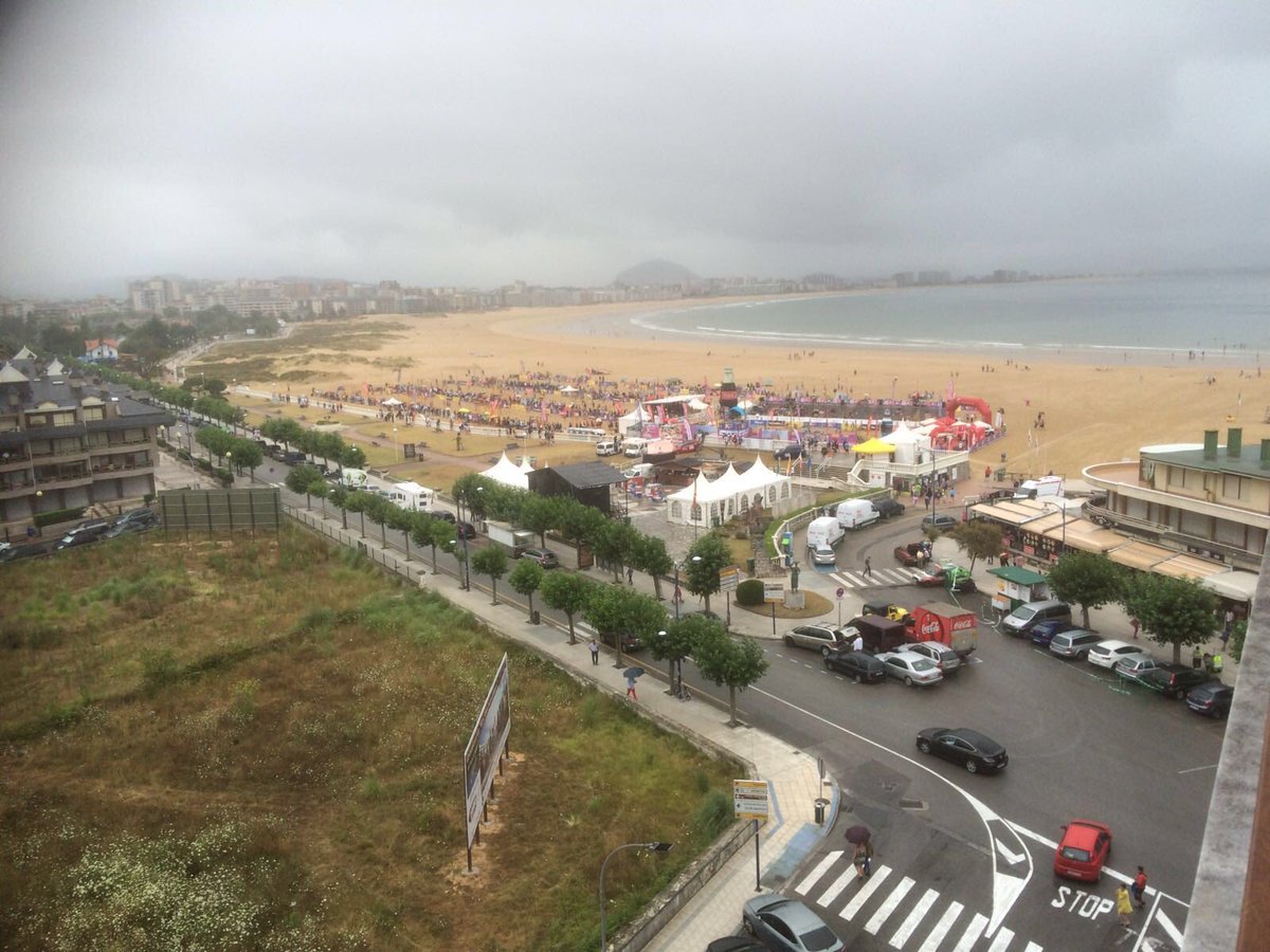 pacoordonezbm's tweet photo. Espectacular imagen de #Laredo2016
@balonmanoplaya_
A @blazquezbalonma @emmecoach @ferposada67 GRACIAS por el apoyo https://t.co/pQKb6Ra3Ex