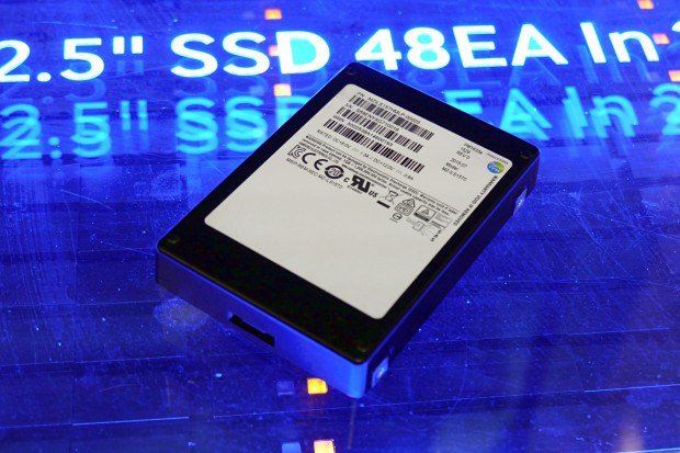 techgeekforever's tweet image. Samsung&apos;s massive 16TB SSD costs $10,000 techgeekforever.com/2016/08/01/sam…