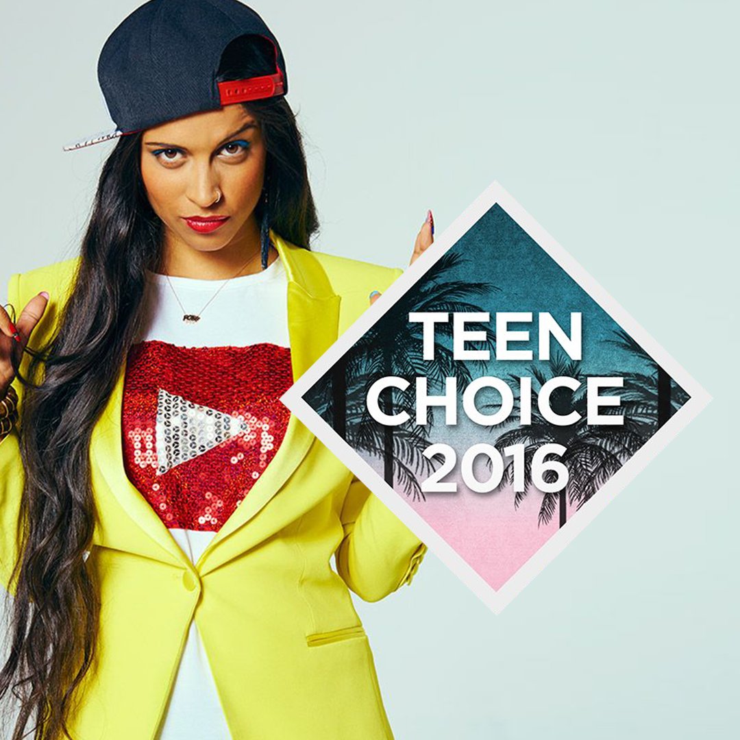 Studio71US's tweet photo. Congrats to @iisuperwomanii on her first #TeenChoice award for #choicewebstarcomedy &amp; #choicewebstarfemale! #bawse 🎉 https://t.co/P0ixToH2RA