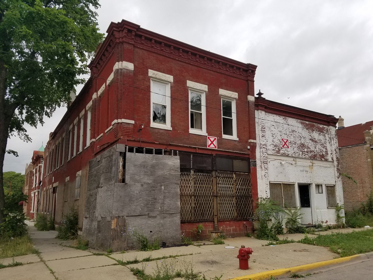 JBHandelman's tweet image. Wondering whether I should tweet pictures of cool buildings I see.