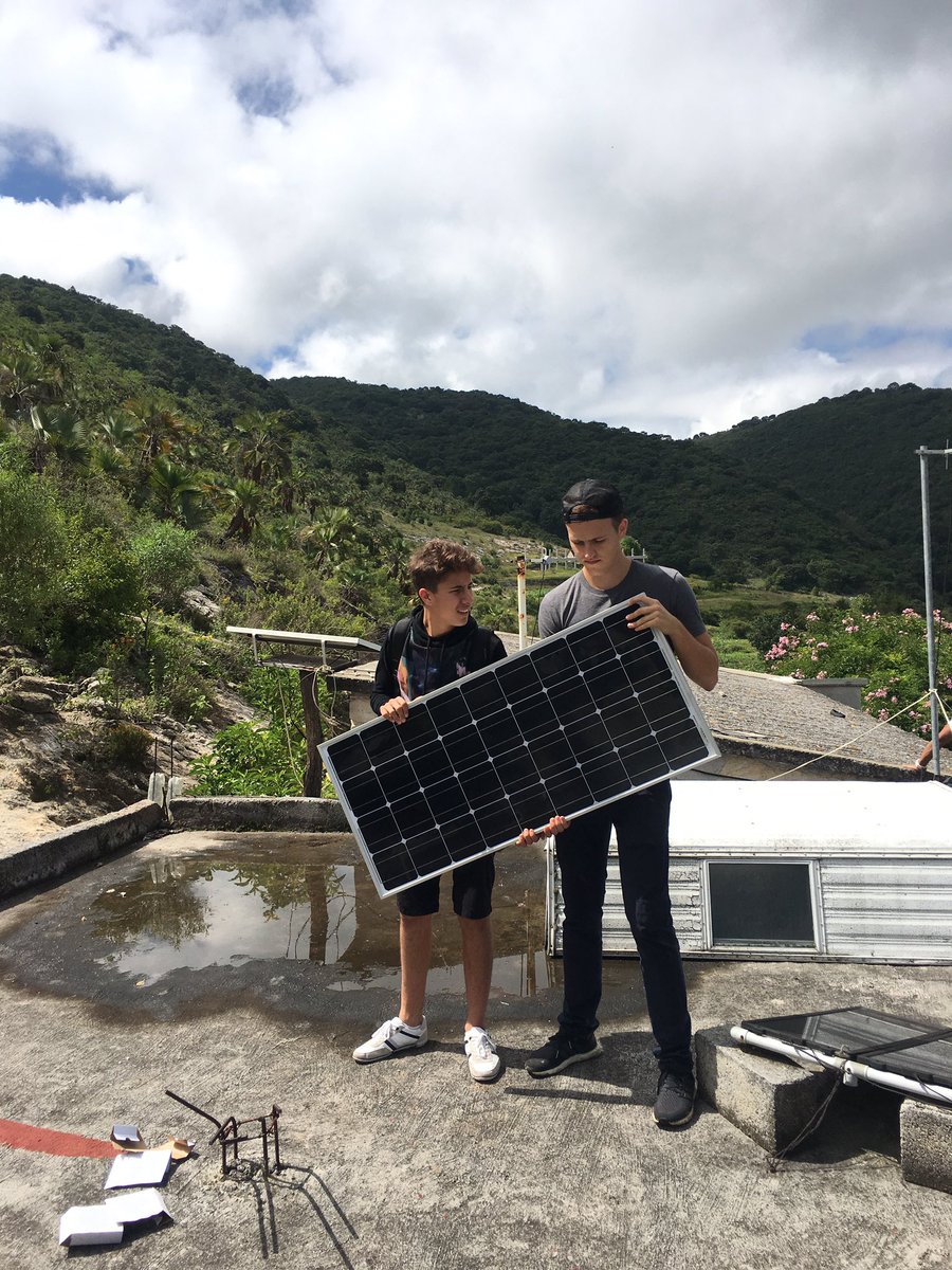 JuanpaZurita's tweet photo. Seguimos instalando en más y más casas :) https://t.co/C0l7tjhqL6