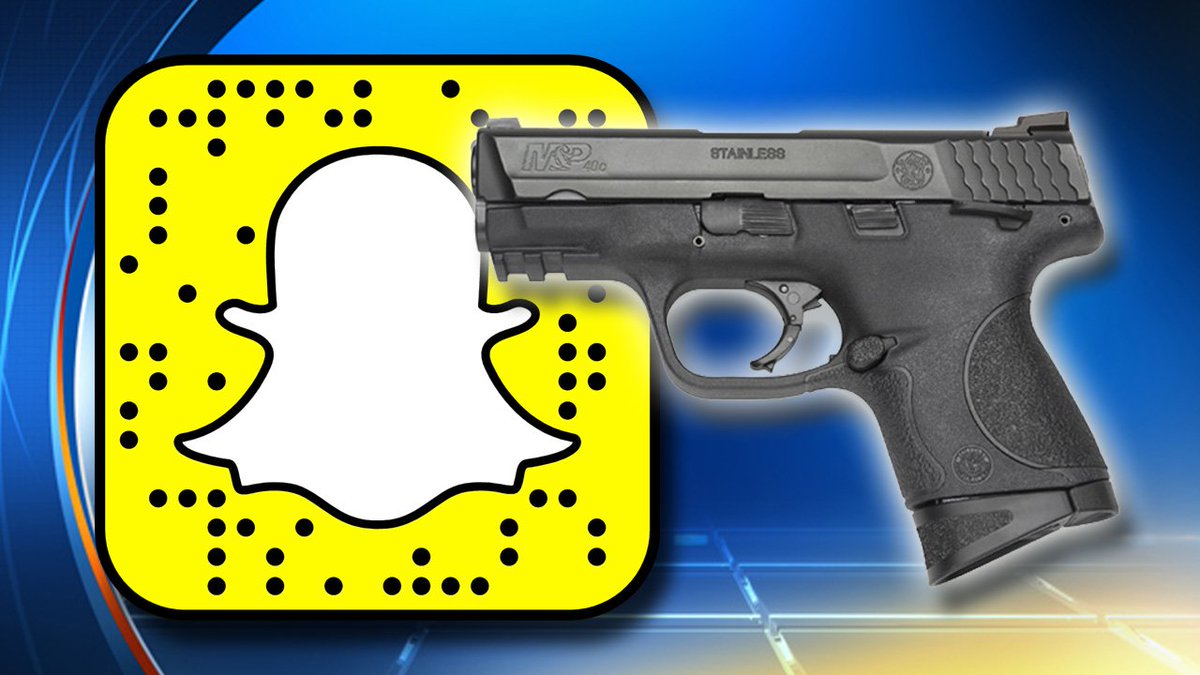 Florida woman shoots self while using #Snapchat bit.ly/2aguIOR?utm_me… https://t.co/cXfHtNoDAl
