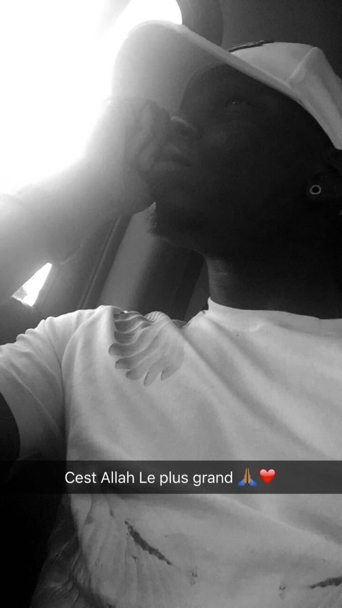 Retard de l'avion✈ Je veux courir joue au foot dribble tout sa👊🏿 flight delay, thinking of football  #footballislife