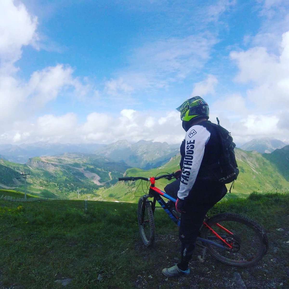 Loving riding in Switzerland on the <a href="/CUBEBikesUK/">CUBEBikesUK</a> <a href="/CUBE_ActionTeam/">CUBE Actionteam</a> stereo action team 160 c68
<a href="/fasthouseuk/">fasthouse_uk</a>