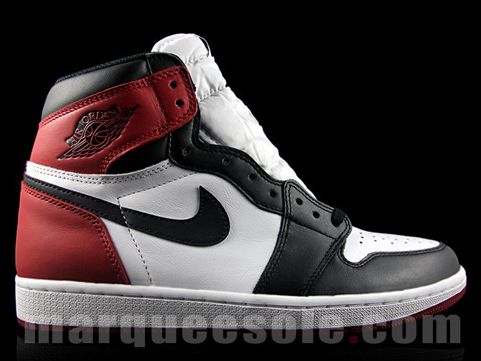 SneakerRefresh's tweet photo. #FirstLook
Jordan Retro 1 "Black Toe"
11/2016 https://t.co/NrleMdMmGJ