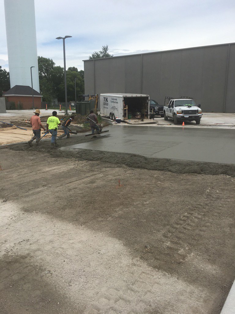 Putting the finishing touches on Lincoln Elementary School in our hometown of Pella IA this afternoon 🏁