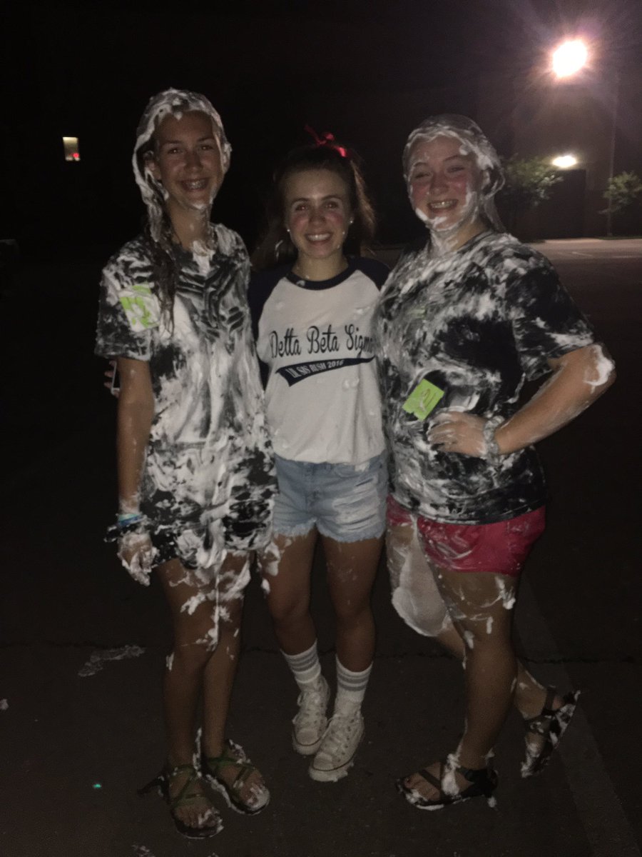 paytonbrady6's tweet photo. rush night was out of the park ;) we've obviously got the best fam🐯💛 https://t.co/agc153eLJb
