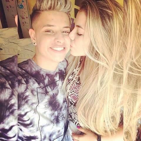 SabrinaCD1ROfc's tweet photo. @DanieaRusso0fc Danii cria um tt do meu namorado♥ Gabriel Teixeira♥ https://t.co/dRilZ40TEt