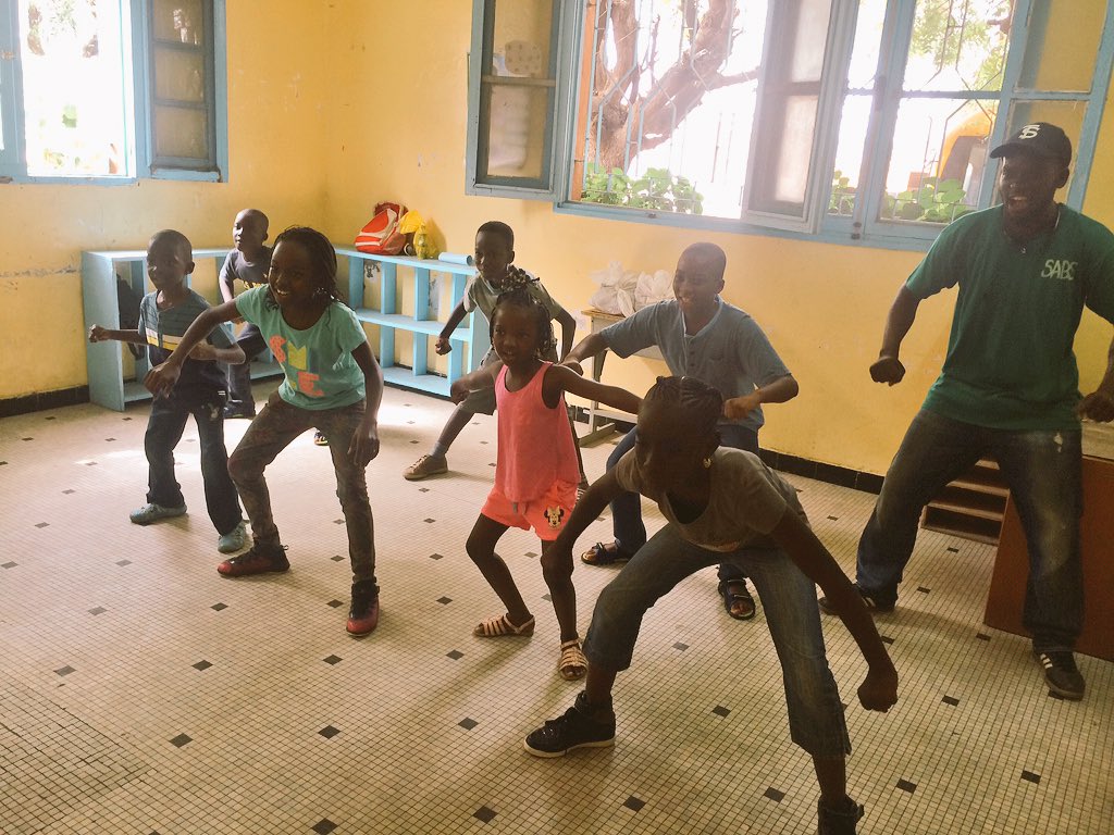 SunuIntern's tweet photo. Day 1 of #sunuthiossane had us dancing, drawing, running, and learning! #senegal #dakar #artsadmin https://t.co/SvMY4Ttu7C