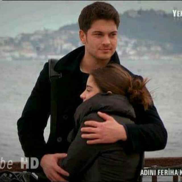 ومن الحب ماقتل يارب ارحم كل قلب عاشق فالعشق اعضم شي فالحياه