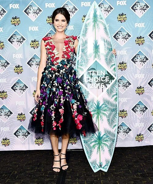 hellyeahmalia's tweet image. CONGRATULATIONS @shelleyhennig IM SO PROUD OF YOU!! KEEP SLAYING ❤👊