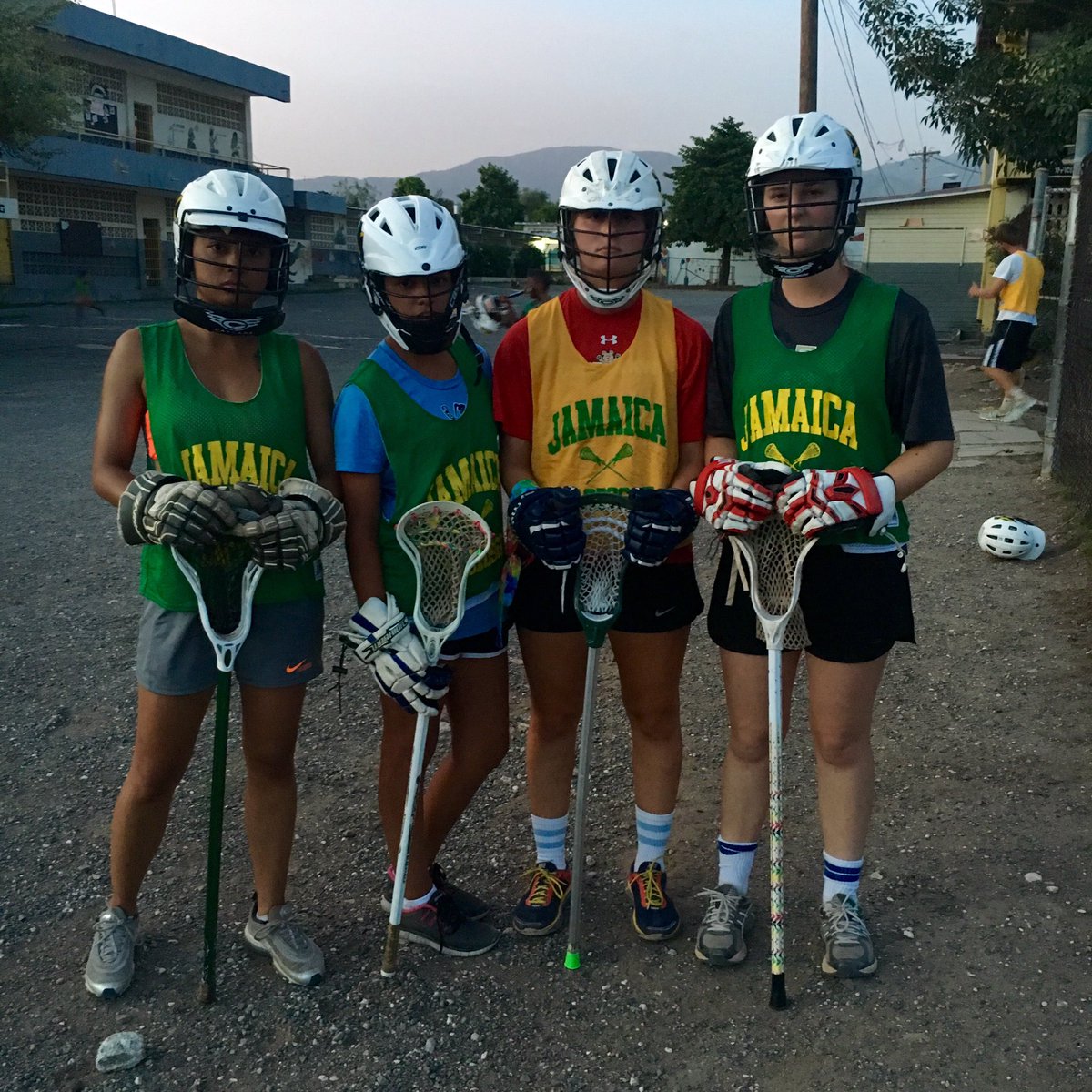 onajoyyride's tweet photo. One team❤️
One dream💛
One love💚
@LaxVolCorps #coachservelearn https://t.co/Ch5VxMbT1b