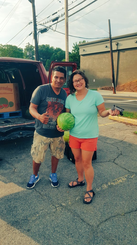 RCohenMorris's tweet image. A true farmers market.  #makecommunity