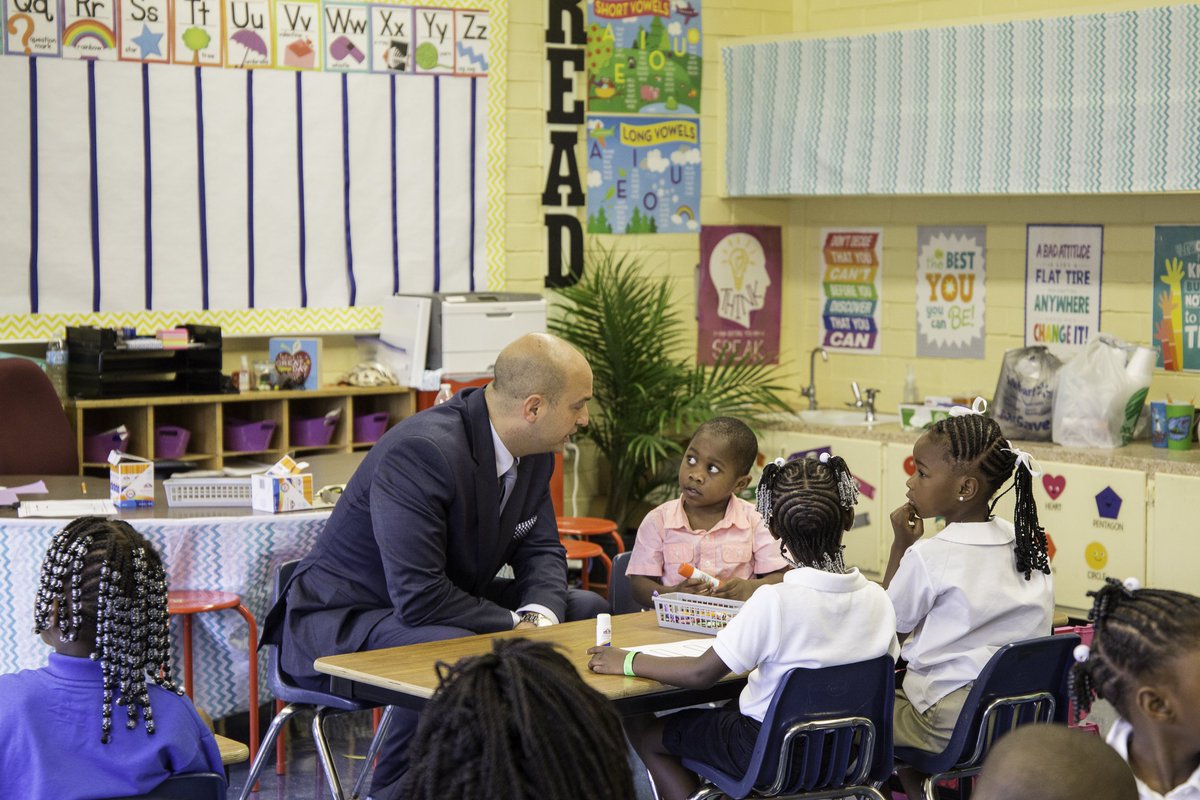 DuvalSchools's tweet photo. What a great start to what is sure to be a wonderful school year! https://t.co/GzjF9frUdK #iChooseDCPS #ThisIsDuval https://t.co/09OngrXZLr