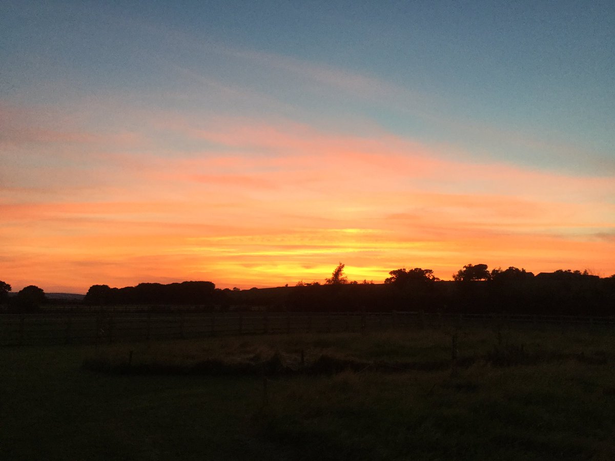 hendrickshollow's tweet photo. Last night at Hendrick's Hollow.....so beautiful #sunset #northyorkshire https://t.co/blvDILtrSl
