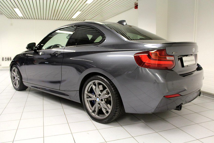 A la fois très moderne et classique, découvrez la #BMW #M235i xDrive 😉 >> bit.ly/2b7DMHh #cars