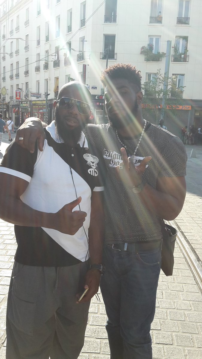 BABARRofficial's tweet photo. Pose avec mon champion #VIER #19EME dans ma zone #9331 #SaintDenis #Toulouse.@MarqueMG
https://t.co/PY7TiYvDuz https://t.co/zVPxn1bus0