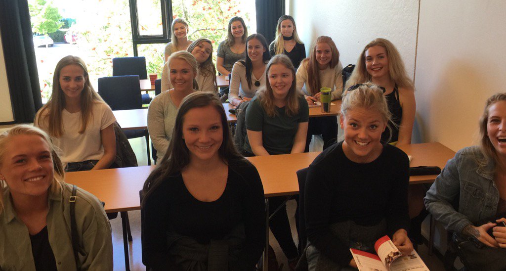 Første dag på #HiOA for nye studenter i Bachelor i samfunnsernæring <a href="/curtrice/">Curt Rice</a> @NinaWaaler