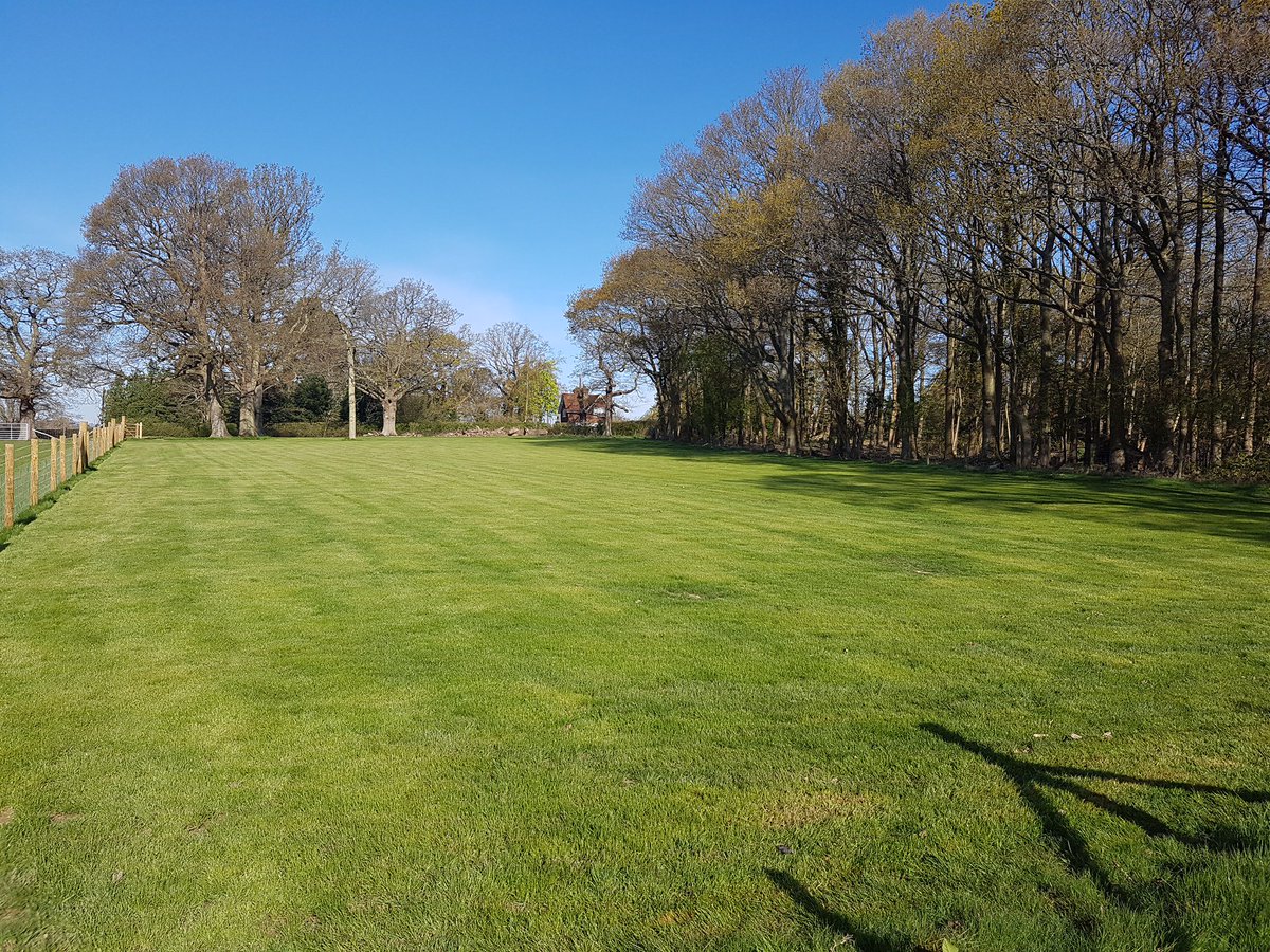 HighfieldsPark's tweet image. Highfields Park is the perfect blank canvas with paddocks, woodland, a walled garden &amp;amp; lake. ow.ly/doMO303c7Kx