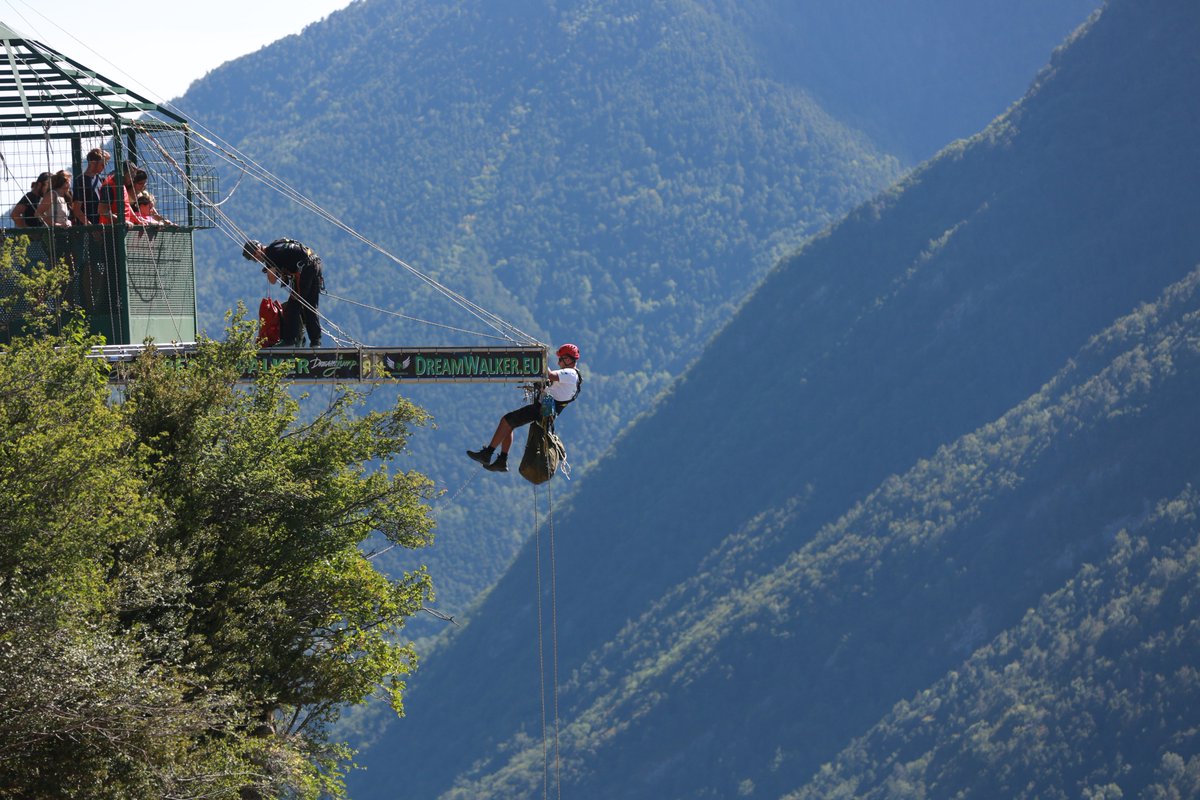 DreamJump's tweet photo. #DreamWalker 8th - START. #dreamjump #platform #ropeaccess #mountains #jump #basejump #base #ewc #salto #puenting https://t.co/drkxVlZaLT