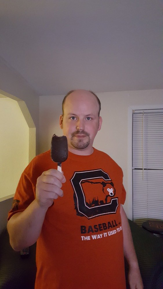 stud110184's tweet image. After a long day of being a responsible adult, I get a treat, just like the kids! ;) #MyÄah #sponsored #HaagenDazs