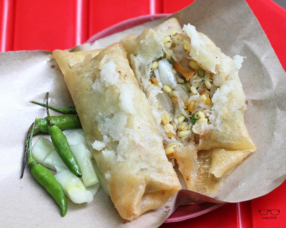 JogjaUpdate's tweet photo. #jogjafood @clinkklontank: Lumpia Malioboro (3.500)  https://t.co/VaoRd6WNr8