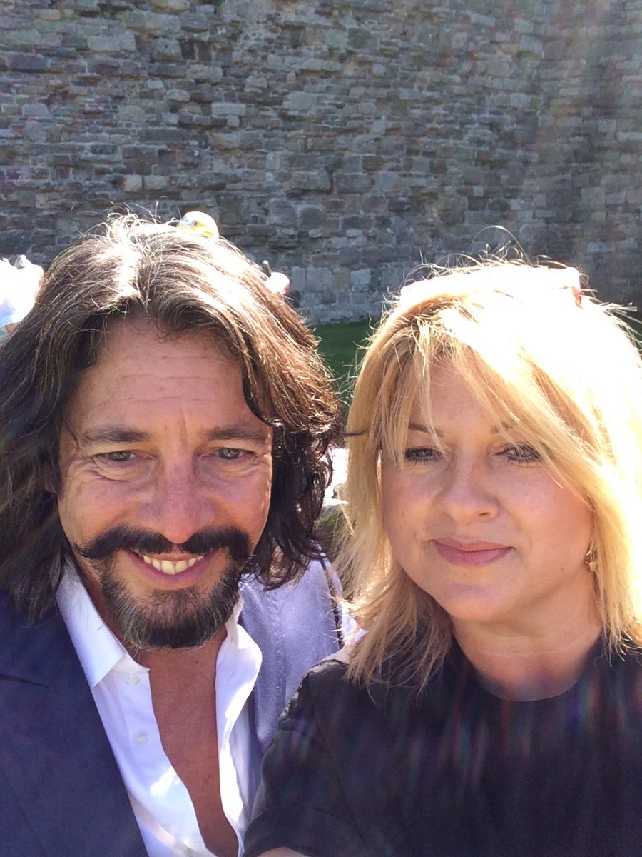 StacyBirkett's tweet photo. Lawrence @LlewelynBowen  and his lovely family visiting the dragon @BeaumarisCastle @cadwwales https://t.co/HGrF3iDMji