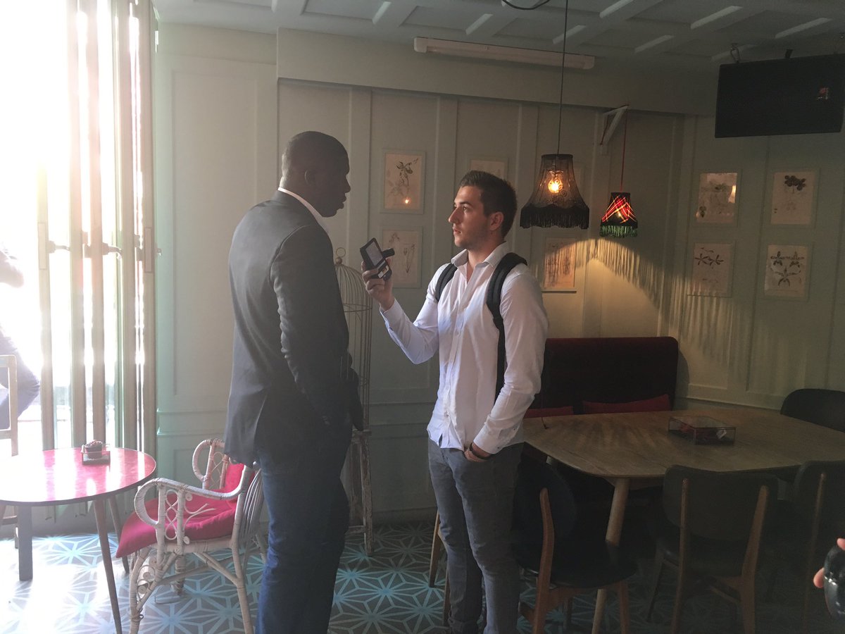 TeamOrangeRugby's tweet photo. Les joueurs répondent aux questions des journalistes avant le début du #TOP14 ce week-end ! #ConfTOP14 https://t.co/85FSVTNuGQ
