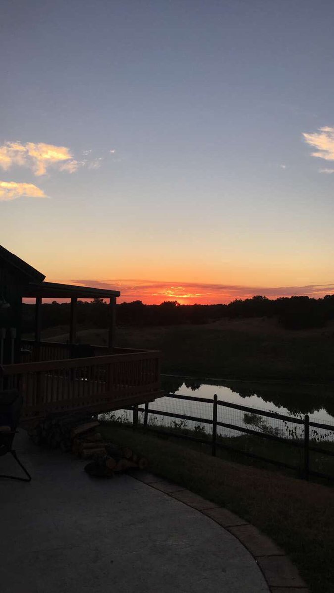 GwensSnaps's tweet photo. #ThisIsWhatTheTruthFeelsLikeTOUR #DayOff 8.15.16 #SnapChatRanch #Oklahoma https://t.co/QiHZWEFTqQ