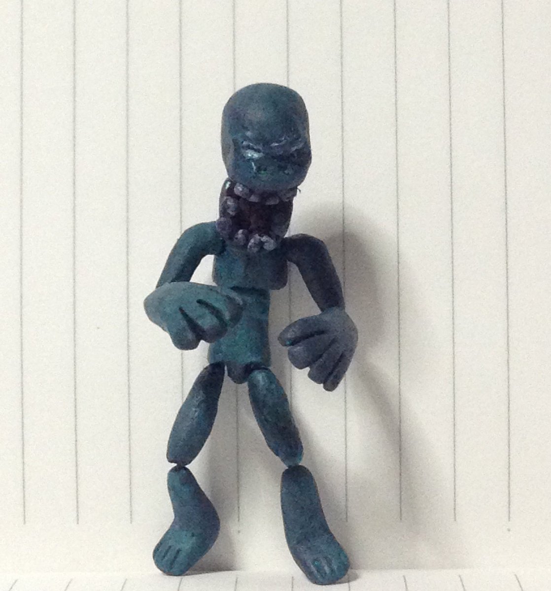 鈴虫 自在ゾンビフィギュア完成しました 紙粘土製で針金を各部に使用することで多少ですが可動します ゾンビ 鈴虫 自在ゾンビフィギュア完成しました 紙粘土製で針金を各部に使用することで多少ですが可動します ゾンビ