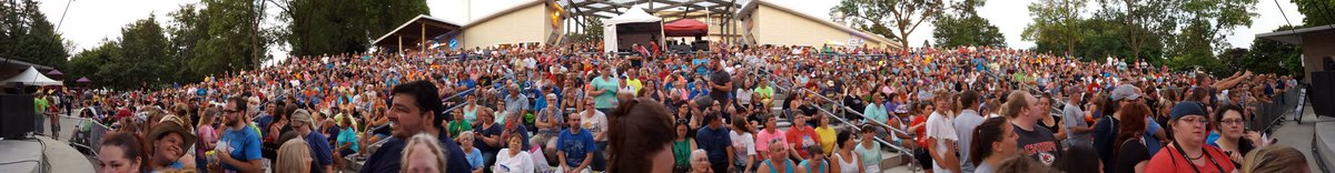 macsdragonfly21's tweet image. @HomeFreeGuys great concert last night let's do it again tonight. @IowaStateFair  #sameplacesametime #OHOHOHOHOH