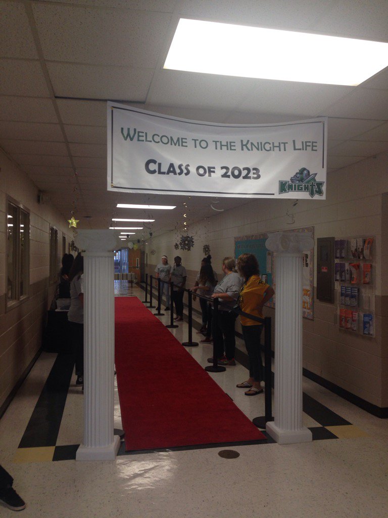 Mathewsteachws's tweet photo. Grier is ready to welcome the class of 2023! #gcsk12 https://t.co/QBDmCIxuHI