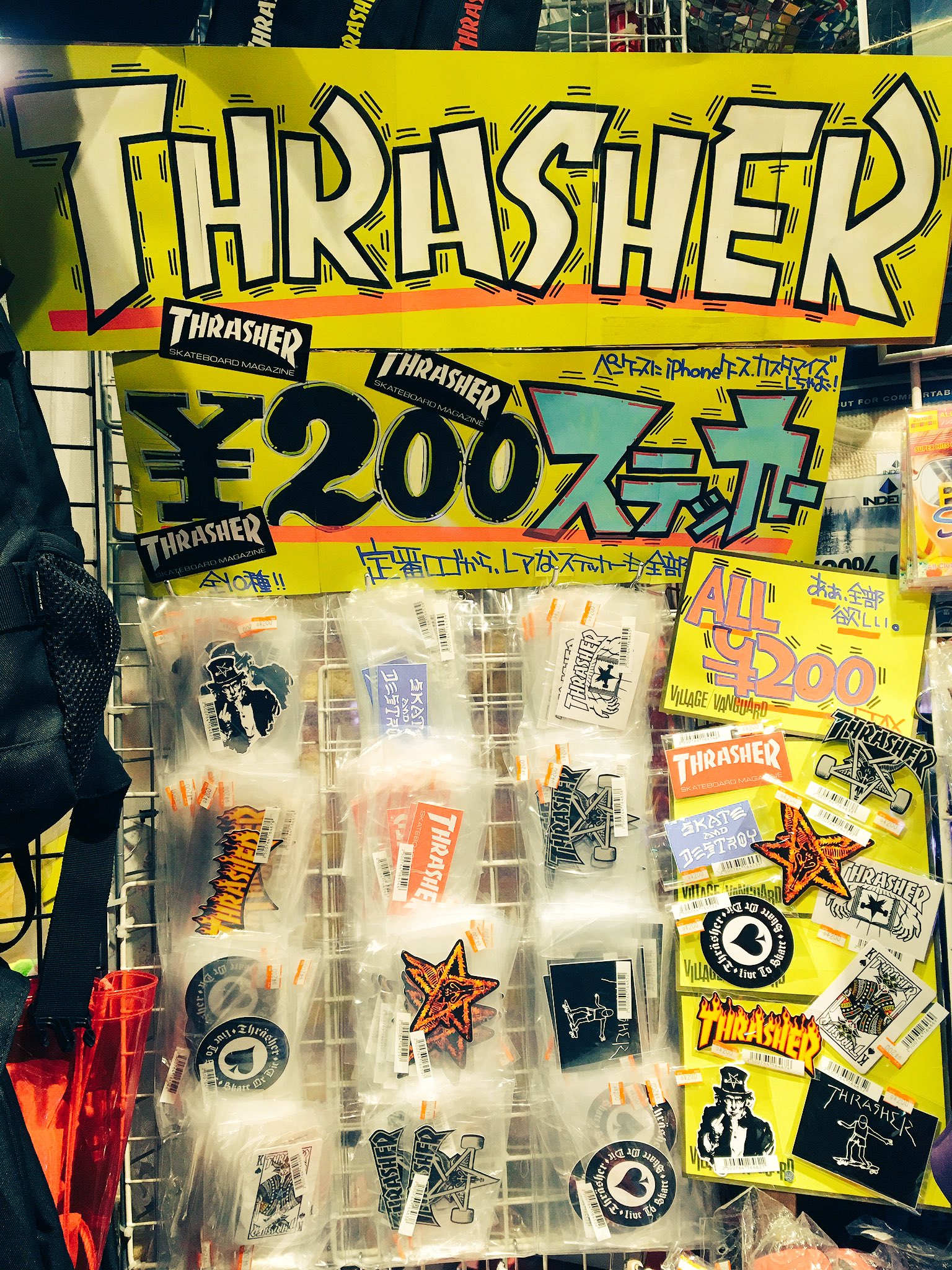 ヴィレッジヴァンガード新潟bp店 على تويتر Thrasher あれもこれもぜ んぶ 0 Tax Thrasherステッカー ド定番のものから レアなものまで ここまで揃ってると全部欲しいっ ペンケース Iphoneケースに Thrasher